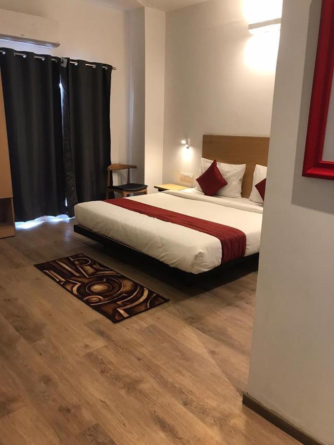 Hotel Aarkay Palace Badarpur Zewnętrze zdjęcie