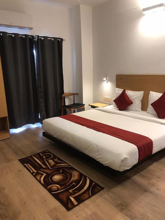 Hotel Aarkay Palace Badarpur Zewnętrze zdjęcie