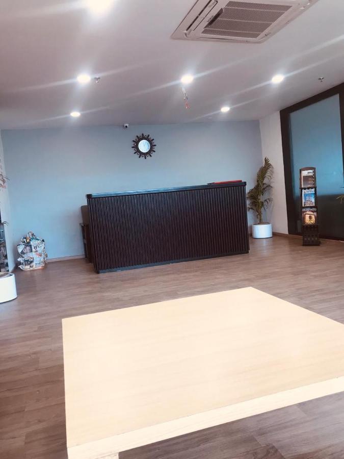 Hotel Aarkay Palace Badarpur Zewnętrze zdjęcie