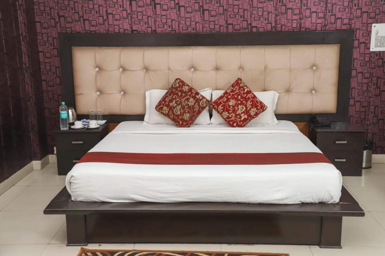 Hotel Aarkay Palace Badarpur Zewnętrze zdjęcie